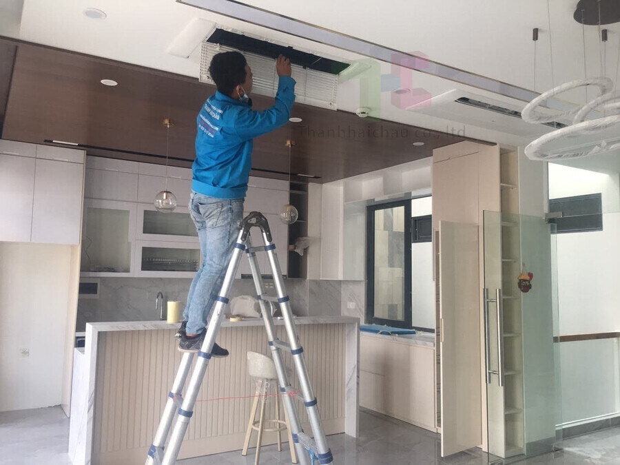 Lắp đặt dàn lạnh máy lạnh âm trần LG 1 hướng thổi