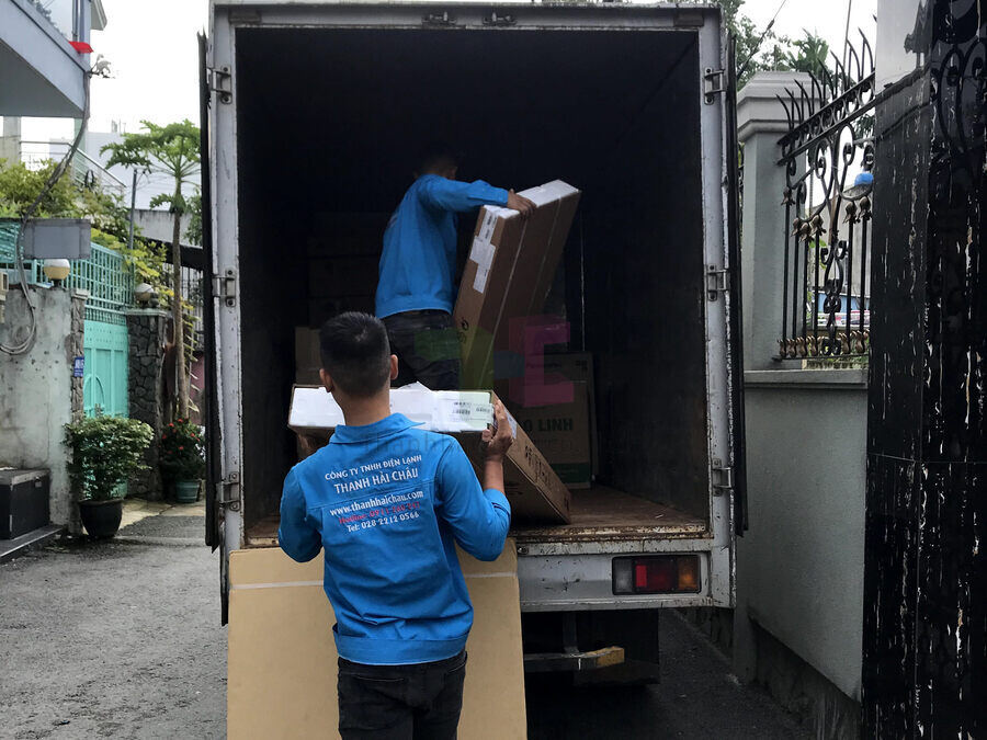 Vận chuyển máy móc, thiết bị đến công trình