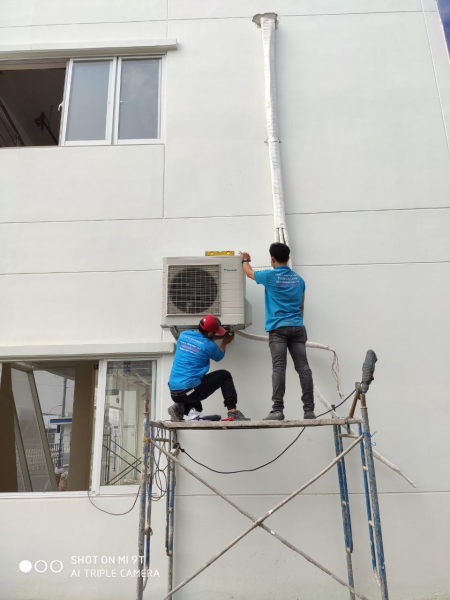 Lắp đặt máy lạnh giấu trần ống gió Daikin