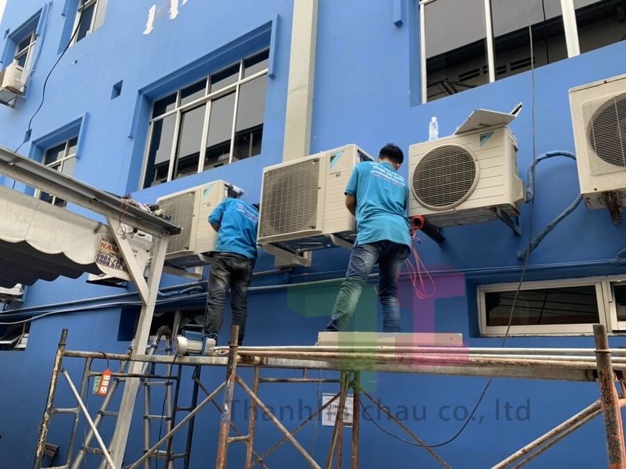 Lắp đặt máy lạnh Daikin