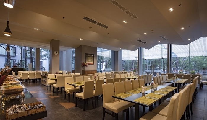 Máy lạnh giấu trần nối ống gió cho nhà hàng