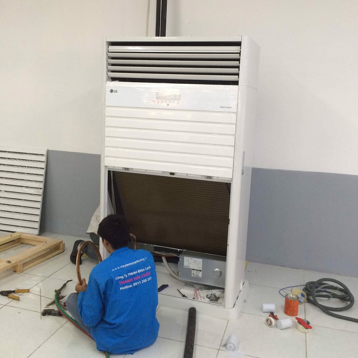 Thi công máy lạnh tủ đứng 10 HP cho công ty in