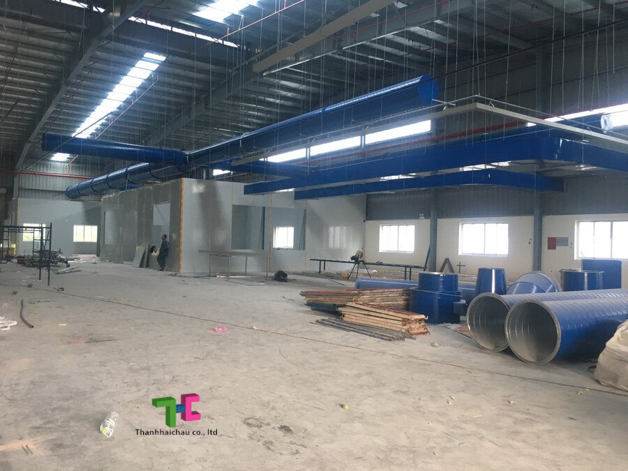Khung cảnh bên trong nhà xưởng