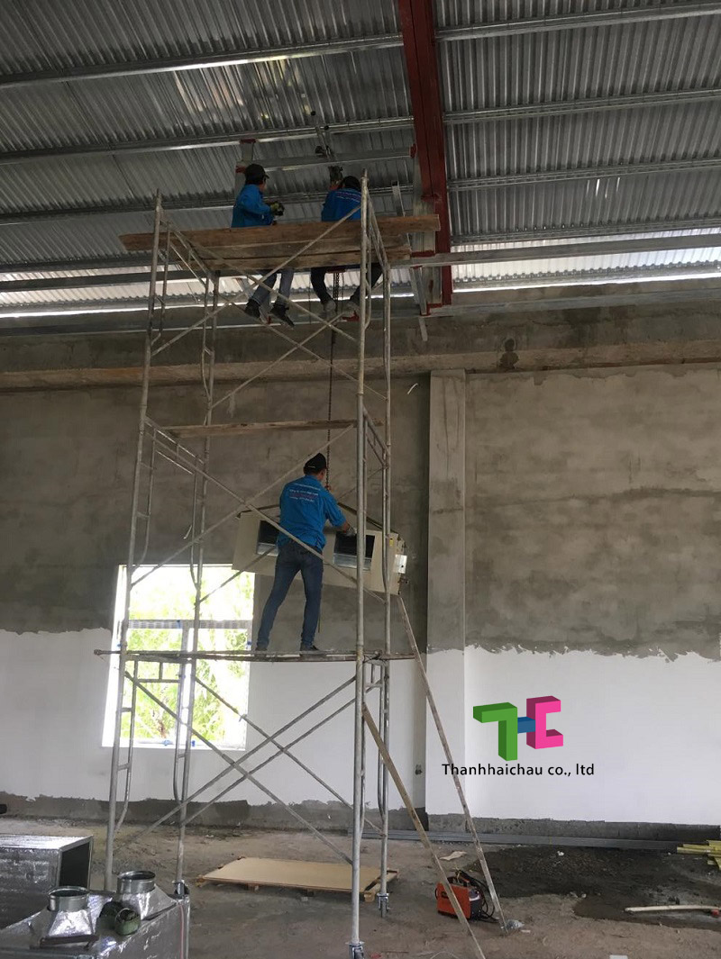 Quá trình lắp đặt dàn lạnh 10 HP - Thi công máy lạnh nhà hàng tiệc cưới