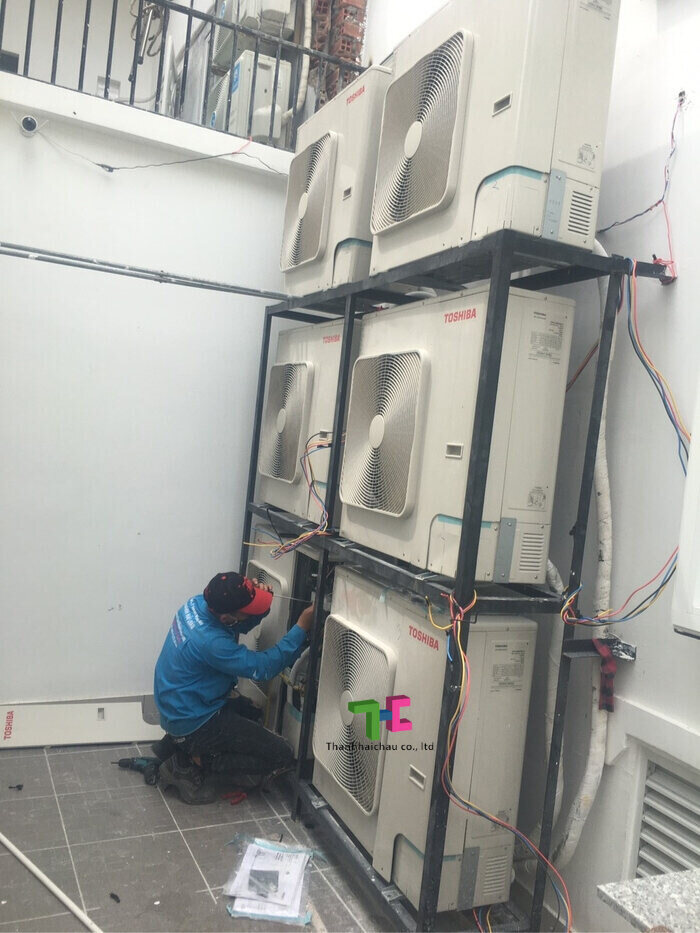 Thi công máy lạnh âm trần Toshiba cho nhà phố