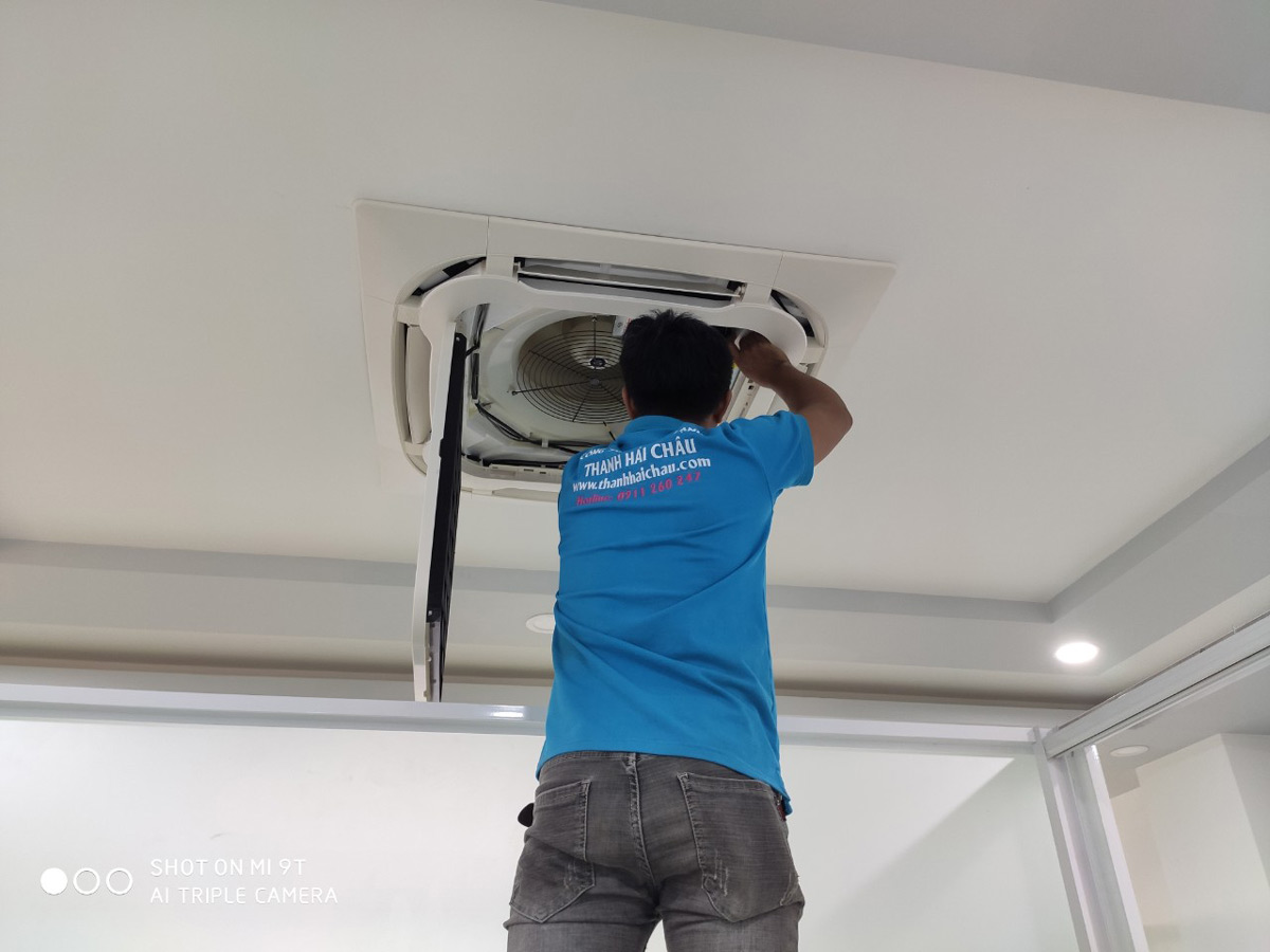 Thi công máy lạnh âm trần cho phòng khám