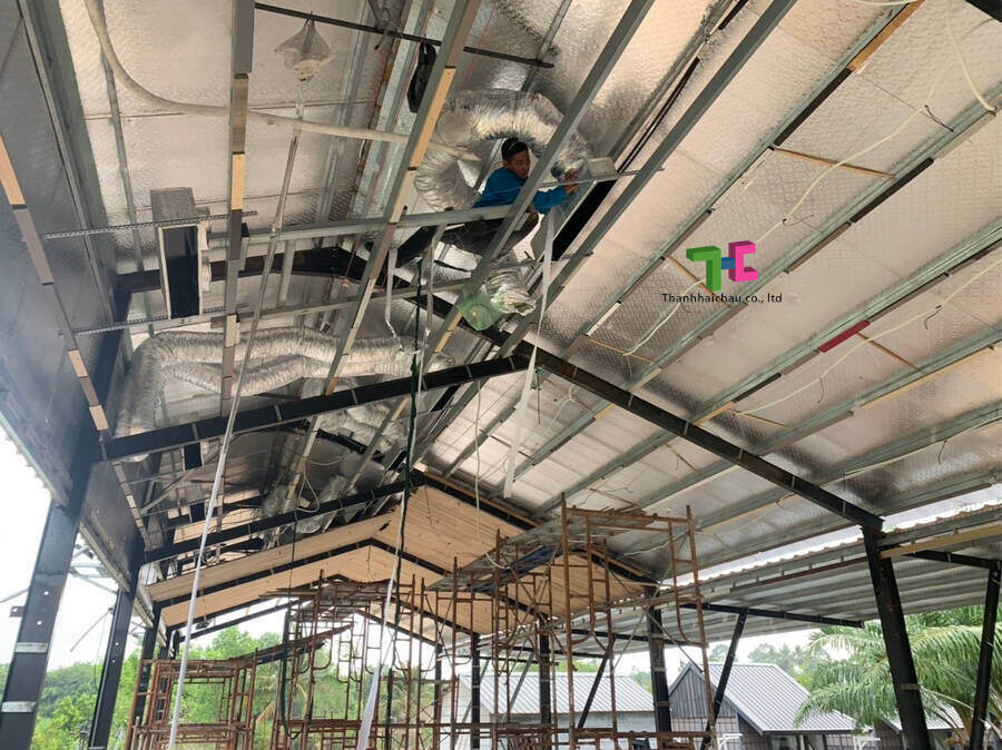 Thi công máy lạnh giấu trần nối ống gió cho nhà hàng