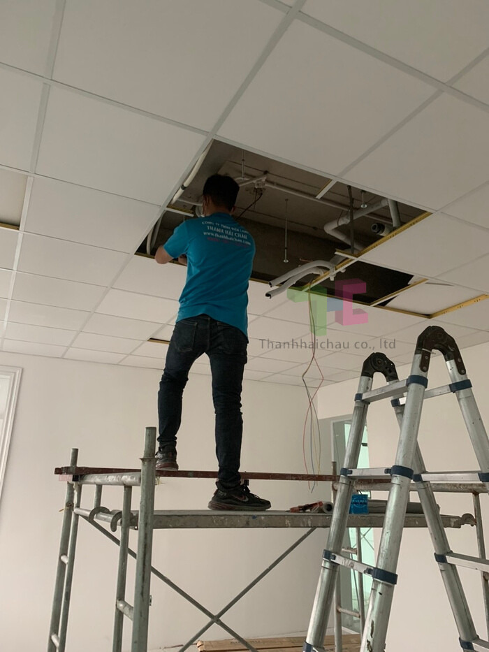 Lắp máy lạnh âm trần LG