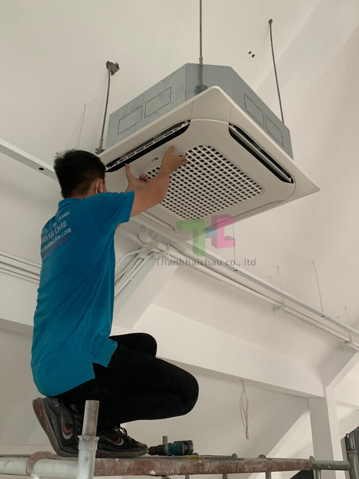 Lắp đặt máy lạnh âm trần LG